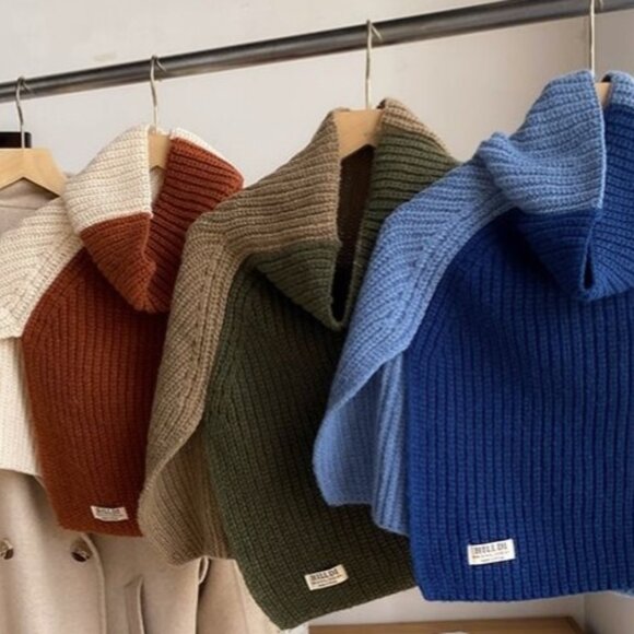 New Two-Sided Sweater Topper - Picture 2 of 3